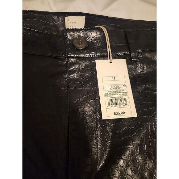 A New Day Women's Relaxed High Rise Ankle Faux-Croc Leather Pants Size 17 - Picture 3 of 6